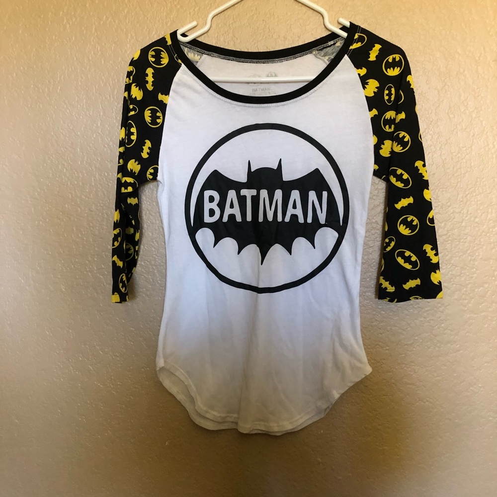 White/ black Batman graphic mid sleeve shirt XS